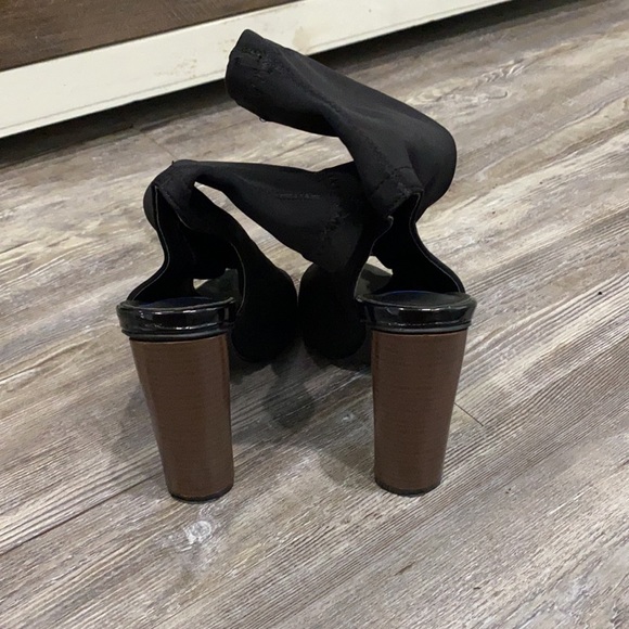 Heels - Picture 2 of 3